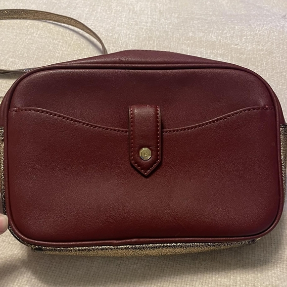 G.I.L.I. Burgundy & Gold Leather Crossbody Bag - Picture 2 of 5